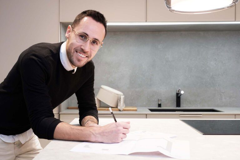 Imagen de un miembro del equipo de La Cuina